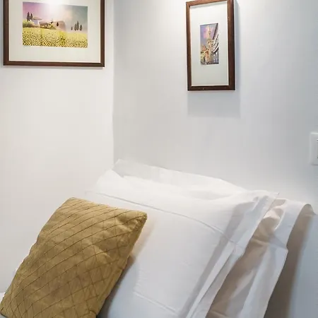 Leoni - Dolce Apartment Florence