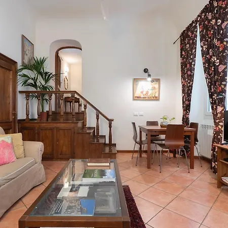 Leoni - Dolce Apartment Florence